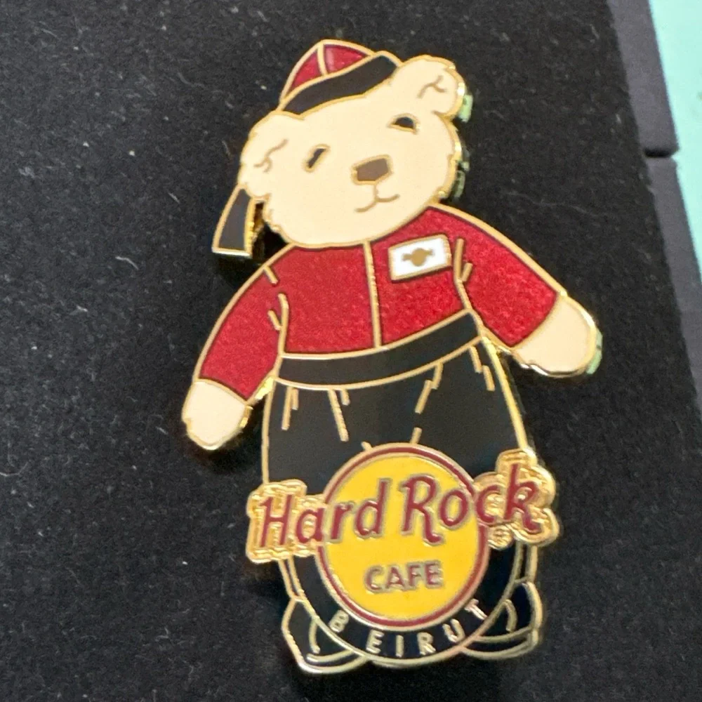 Hard Rock Cafe Beirut 2005 Herrington City Bear pin Very Rare LE 300 collector
